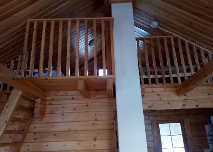 Tarinatupa Simojaervi Lodge *